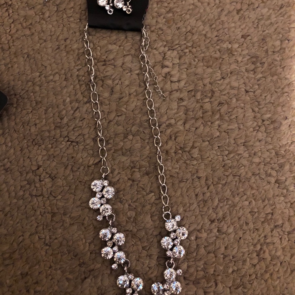 Jewelry - Picture 4 of 6